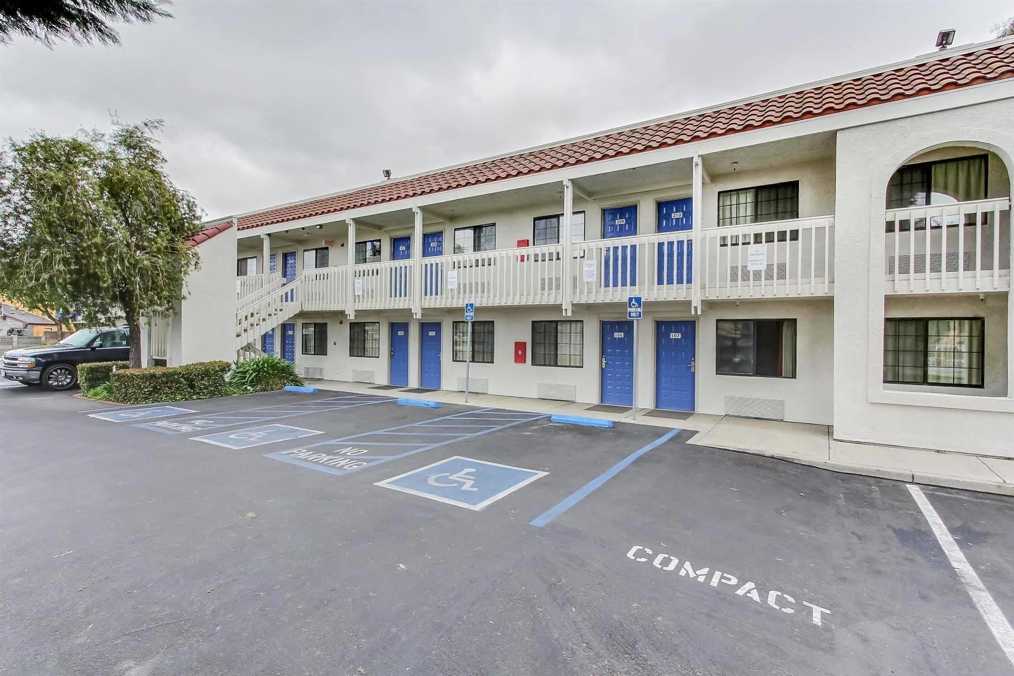 Motel 6-Salinas, Ca - North Monterey Area Buitenkant foto